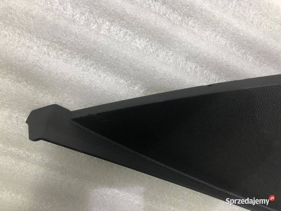 OSŁONA KONSOLI DESKI PRAWA 689201104R DUSTER II