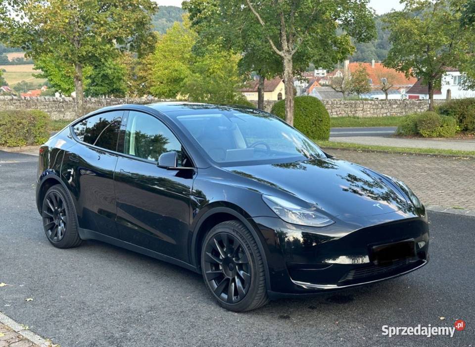 Tesla Model Y2023RWD R20 Rok produkcji 2023 Wrocław