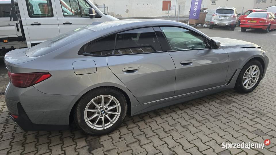 BMW i4 703kWh eDrive 35 75000 NETTO uszkodzony Nowy Świętów