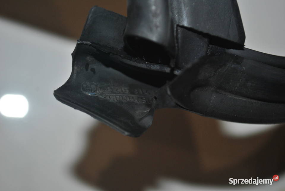 Uszczelka komory silnika prawa strona BMW E46 M3 Poręba