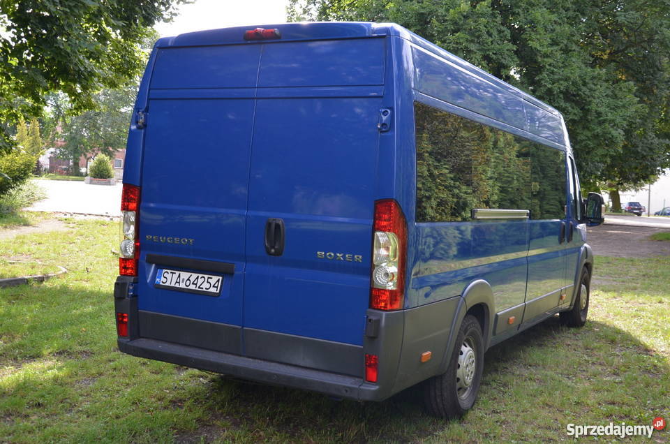 Przewóz osób BUS 81 wyposażenie VIP Wynajem Busa Taxi i przewozy osobowe śląskie