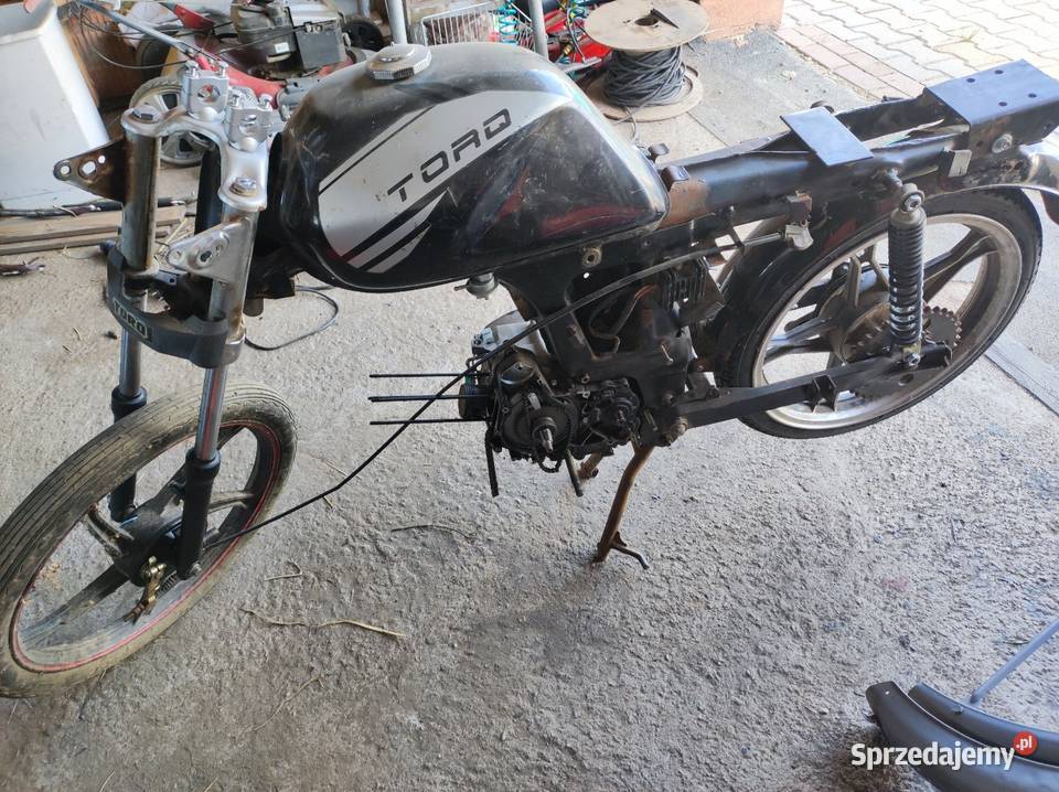 Rama z silnikiem motorower Tyniec nad Ślęzą