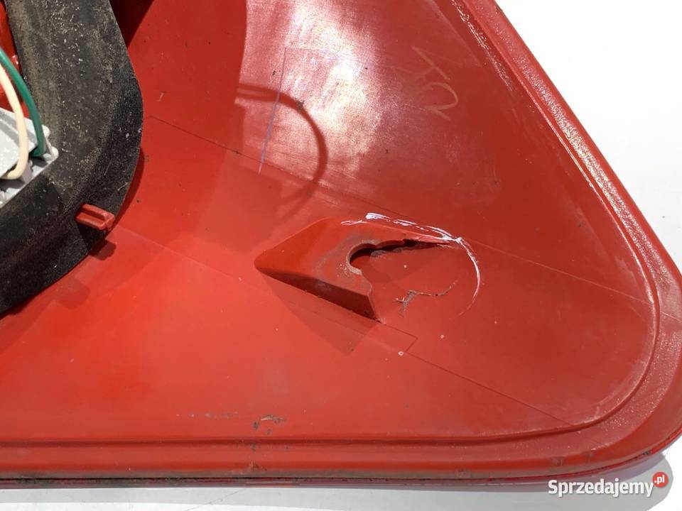 LAMPA LEWY TYŁ TOYOTA AURIS I Hatchback 0612 osobowe Motoryzacja