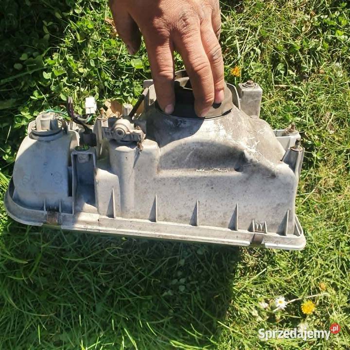Lampa przednia lewa Suzuki Vitara ori Koito 8897