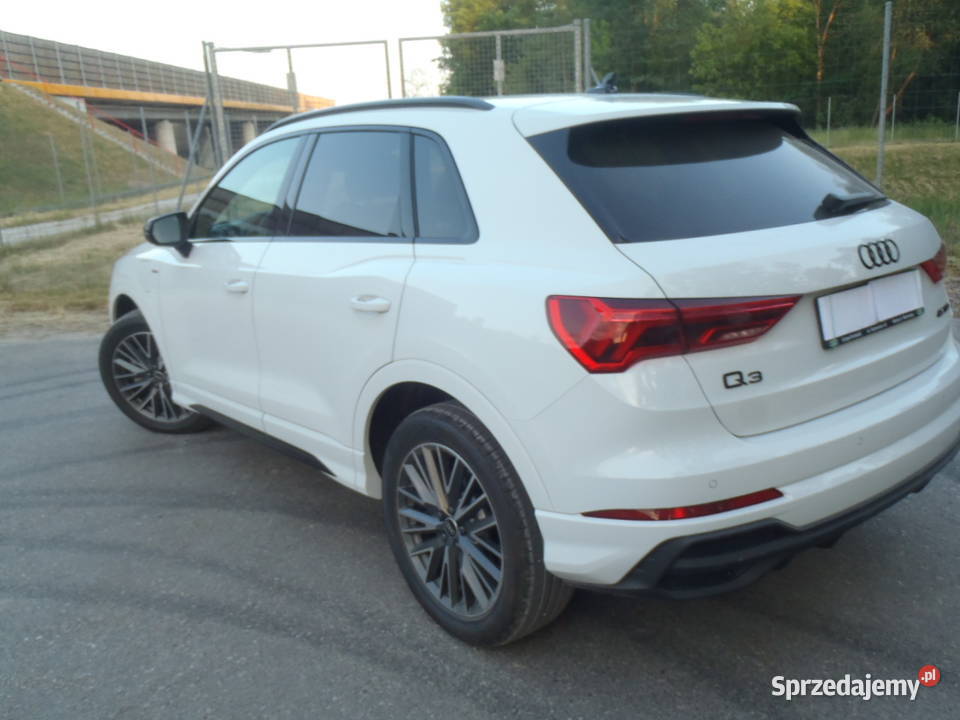 AUDI Q3 S LINE 45TFSIe nowe SALON 1 WŁASCIEL komputer pokładowy Wiązowna