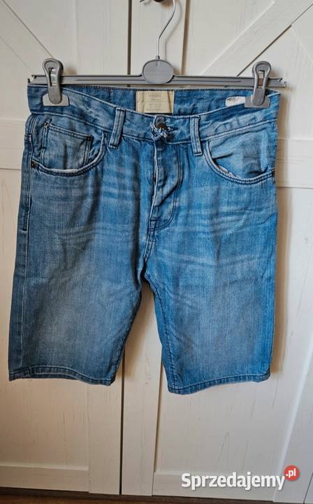 Jeansowe shorty Bershka