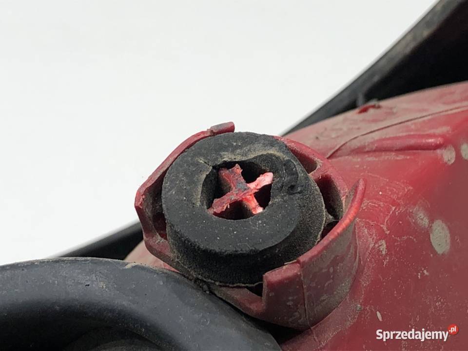 LAMPA PRAWY TYŁ PEUGEOT 308 I Hatchback 0716