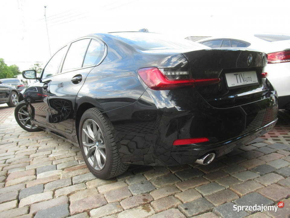 BMW 318 BEZSZKODOWY NAWIGACJA Ambient Salon Warszawa