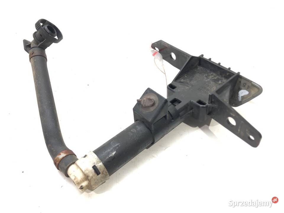 SPRYSKIWACZ REFLEKTORA PRAWY PRZÓD SUBARU