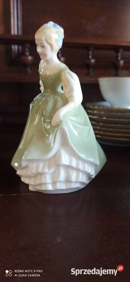 Figurka Fair Maiden HN 2211 Royal Doulton Porcelana i szkło