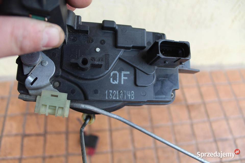 ZAMEK DRZWI LEWY PRZÓD 4PIN OPEL ASTRA H osobowe