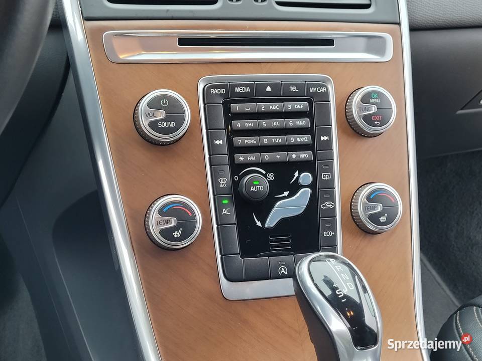 Volvo XC60 D4 Summum Salon Polska Serwis ASO komputer pokładowy Warszawa