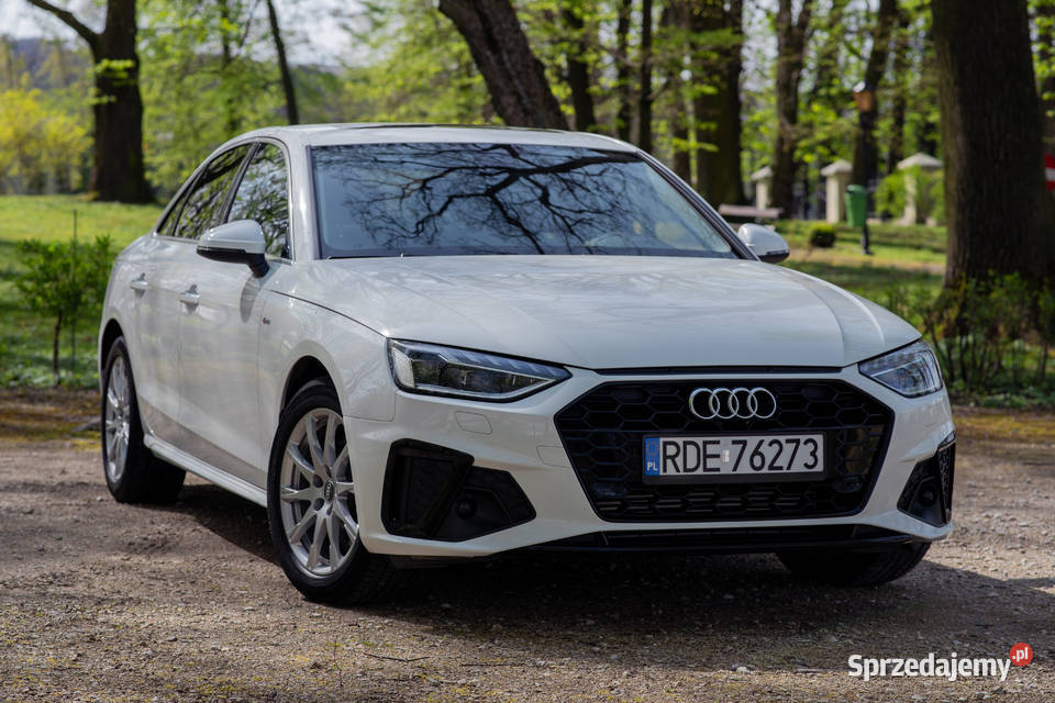 Audi A4 40 TFSI S Line Matrix CarPlay Ambient