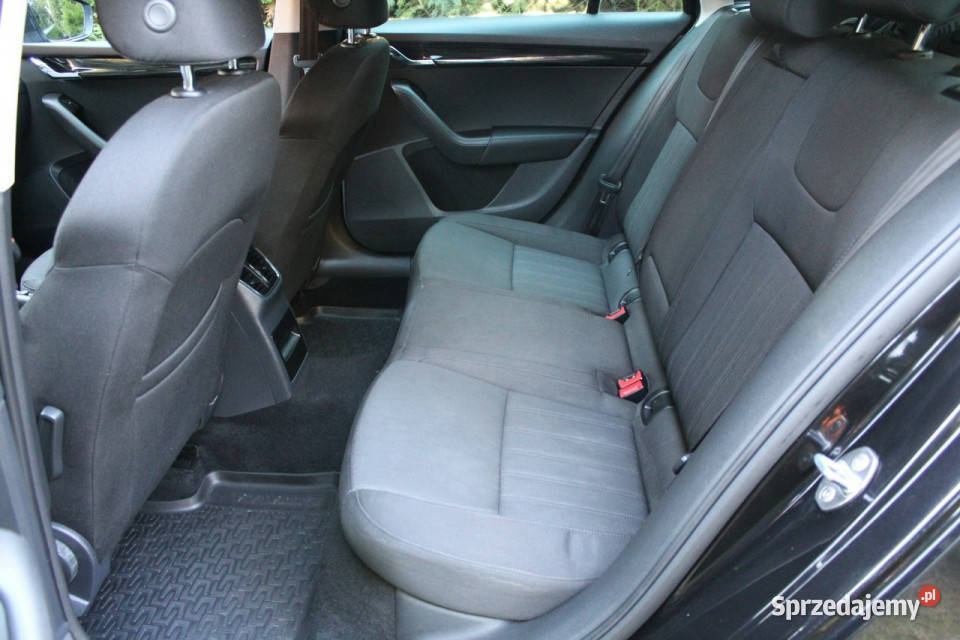 koda Octavia 18 Benzyna 180 Vin w ogłoszeniu gniazdo SD sprzedam