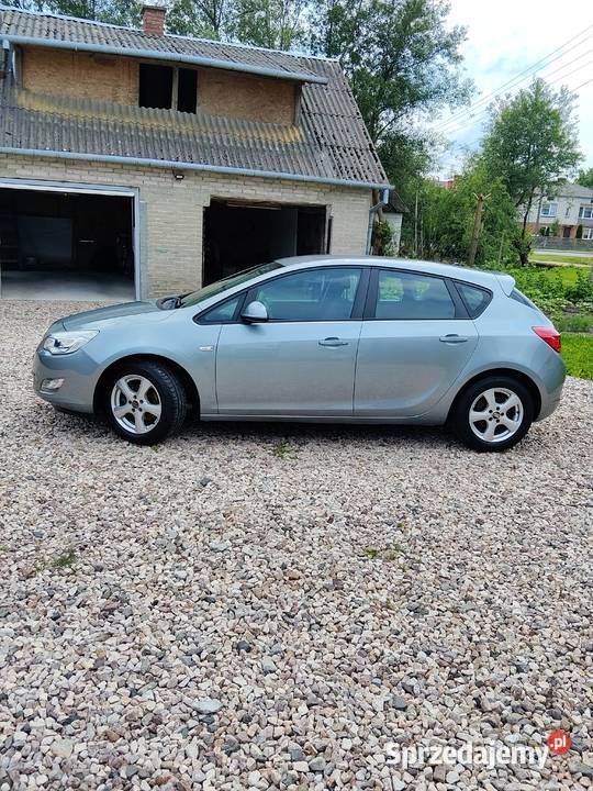 Opel astra J podgrzewane fotele Poniatowa