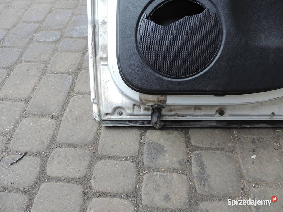 VW PASSAT B5 KOMBI DRZWI PRAWY TYŁ LB7Z Nowy Sącz