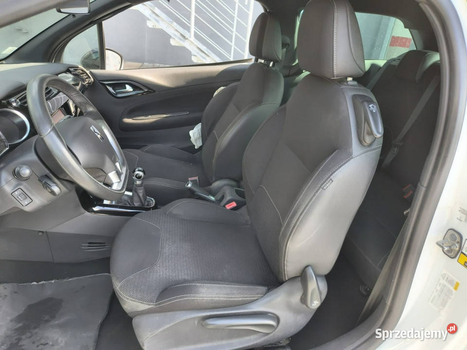 Citroen DS3 BENZYNKA mały przebieg czarny sufit benzyna Kęty