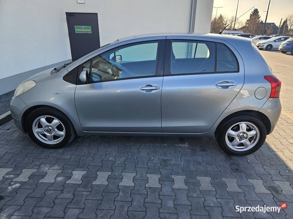 Toyota Yaris 13 iVVTi 86 manualna Rzeszów sprzedam
