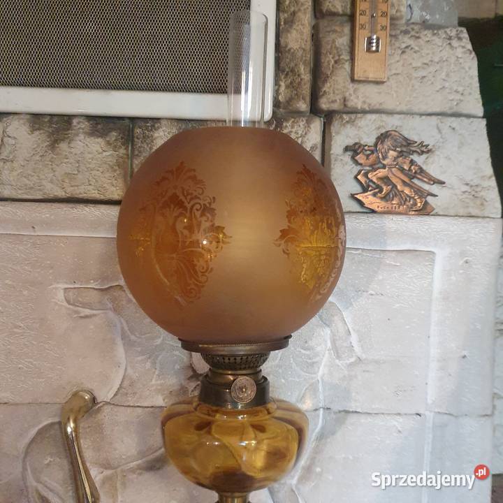 Sprawna figuralna lampa naftowa z amorkiem na Wrocław