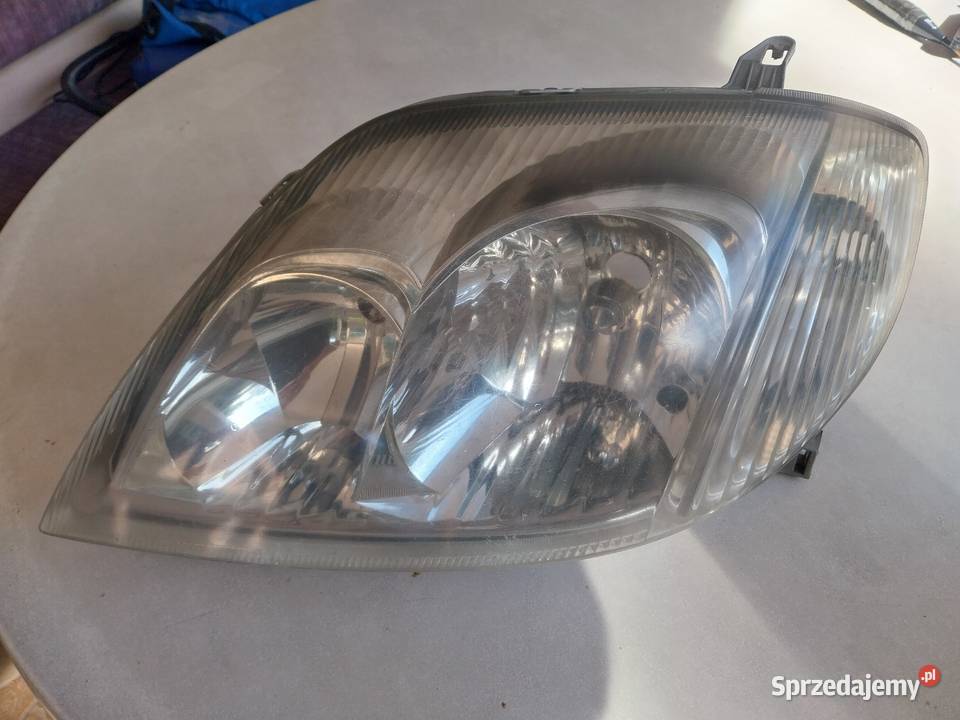 Przednia lampa toyota corolla e12 Serock