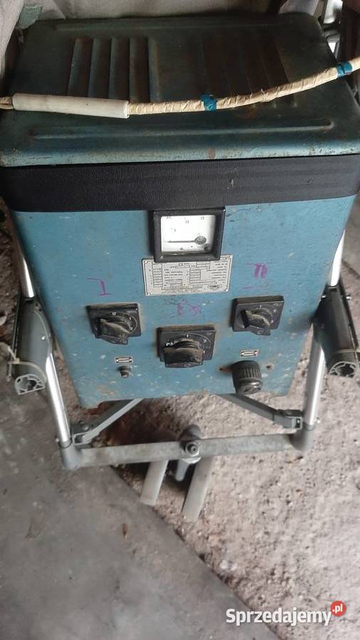 Prostownik do akumulatorów Polski mocny zadbany mazowieckie Korczew sprzedam