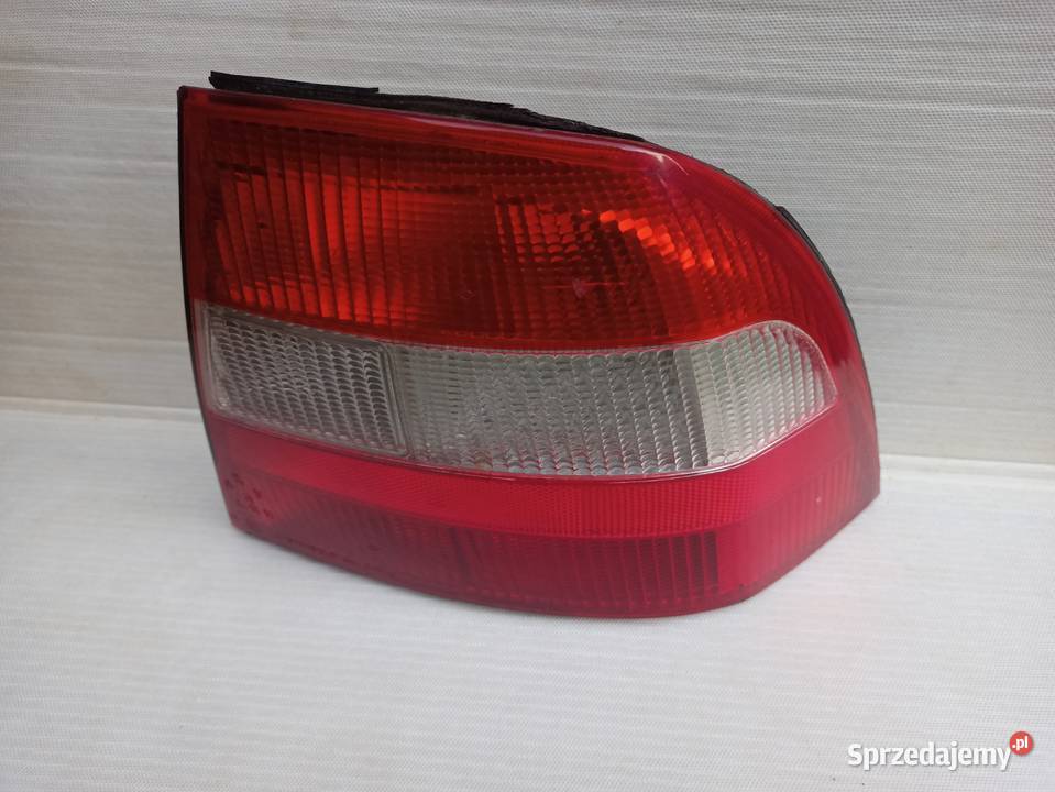 Opel Vectra B lampa tył tylna prawa pasażera łódzkie