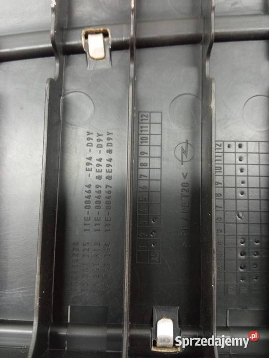 OSŁONA PROGU BAGAŻNIKA PASA TYŁ KOMBI 13261725