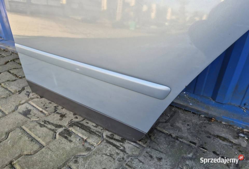 9 DRZWI TYŁ LEWY TYLNE LEWE AUDI A4 B6 KOMBI Działoszyce