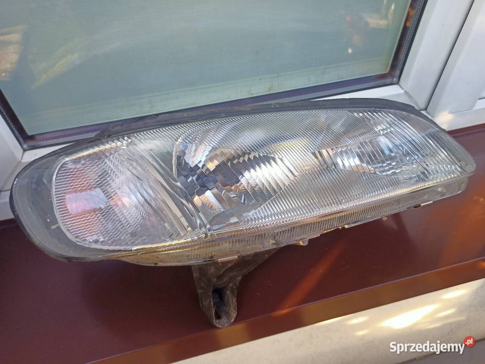 Opel Omega B lampa przednia prawa reflektor łódzkie Sieradz sprzedam
