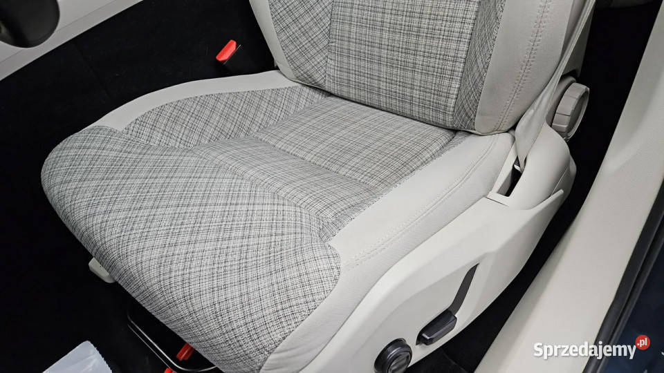 Volvo XC 60 B4 D Essential Z Polskiego Salonu kamera cofania mazowieckie Warszawa