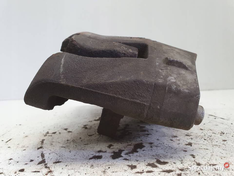 Volvo XC90 I PRZEDNI ZACISK HAMULCOWY Prawy osobowe Chełm