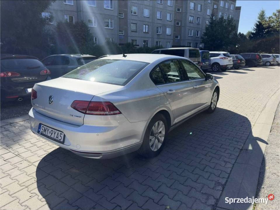 Sprzedam Volkswagen Passat 14 B8 2016 Benzyna ABS Passat śląskie Myszków