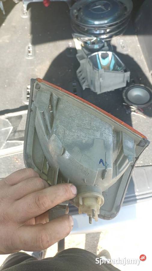 Kierunkowskaz hella prawy Mercedes w124 Bytów sprzedam