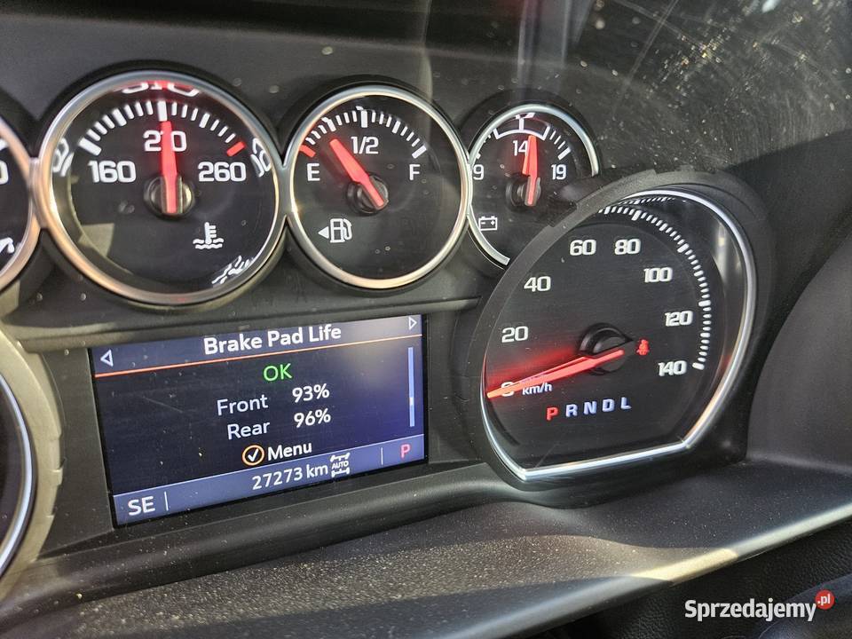 CHEVROLET Silverado 1500 Z71 RST 53L V8 4x4 nieuszkodzony Mojusz