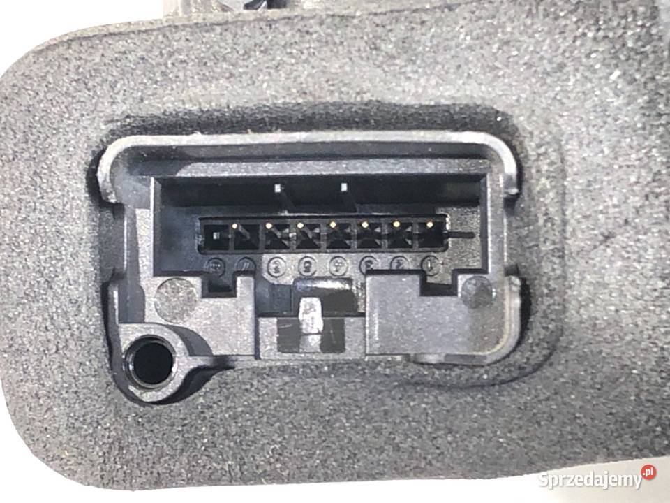 ZAMEK DRZWI PRAWY TYŁ SKODA KAROQ Hatchback osobowe podkarpackie