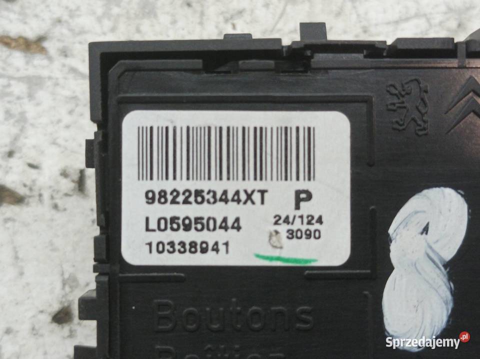 MODUŁ PRZŁĄCZNIK FOTELA 98225344XT Peugeot 2008