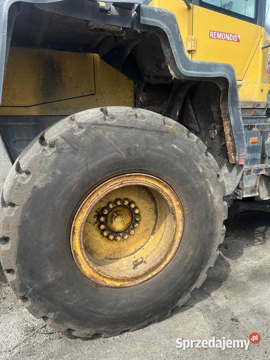 Komatsu WA320 2013r NIEUSZKODZONY