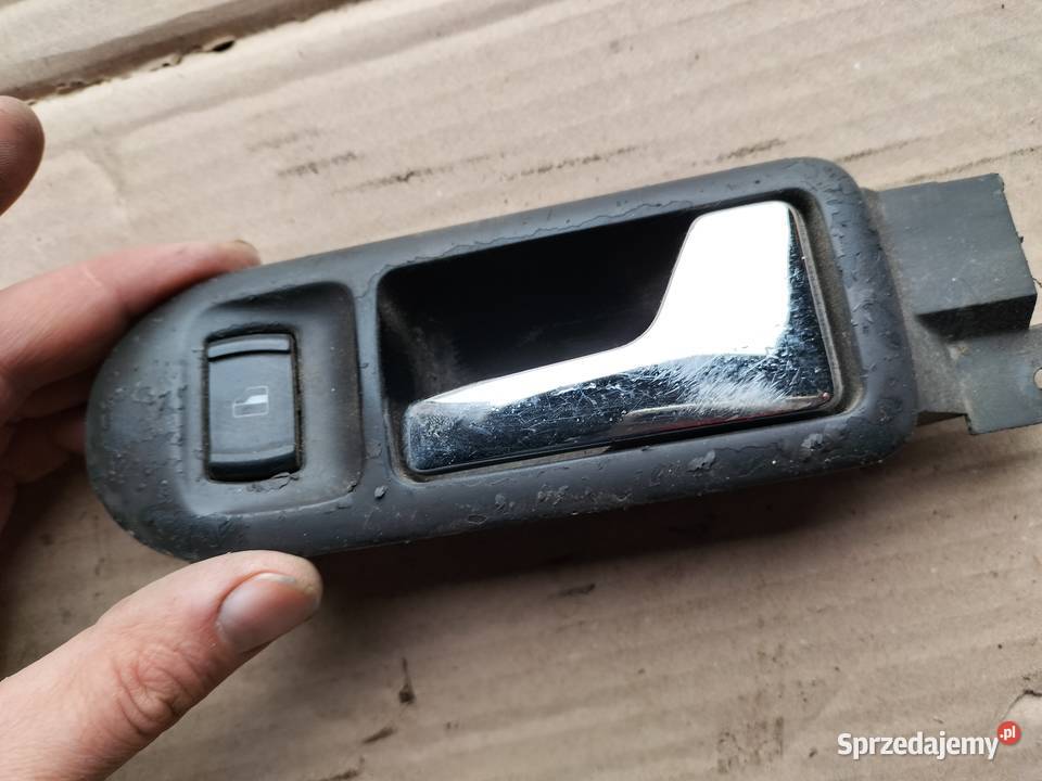KLAMKA PRAWA PRZÓD PRZEDNIA VW GOLF IV 3B1837114 Wyposażenie wnętrza