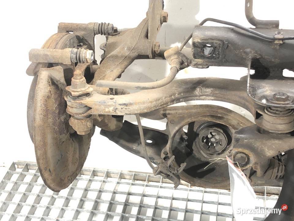 BELKA TYŁ VW GOLF VII Hatchback TYLNA