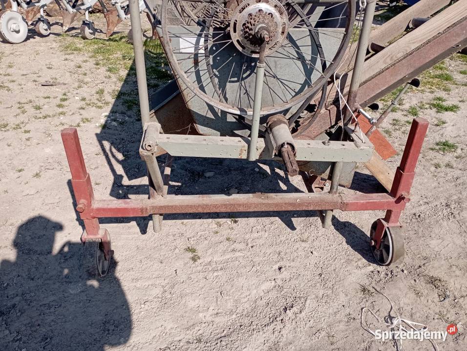 Sortownik do ziemniaków napędzany przekaźnikiem