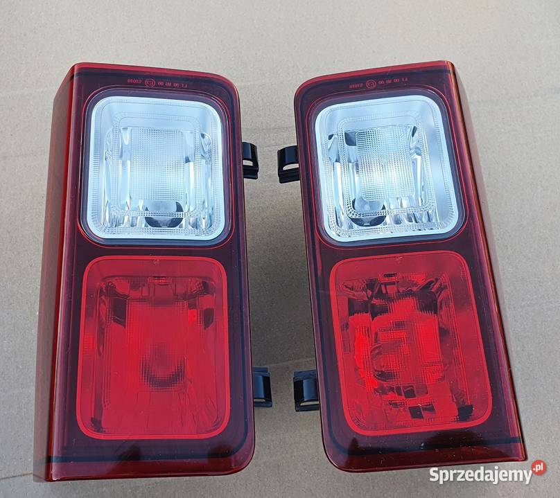 Trafic Vivaro Talento Lampa cofania tylna lewa Radom