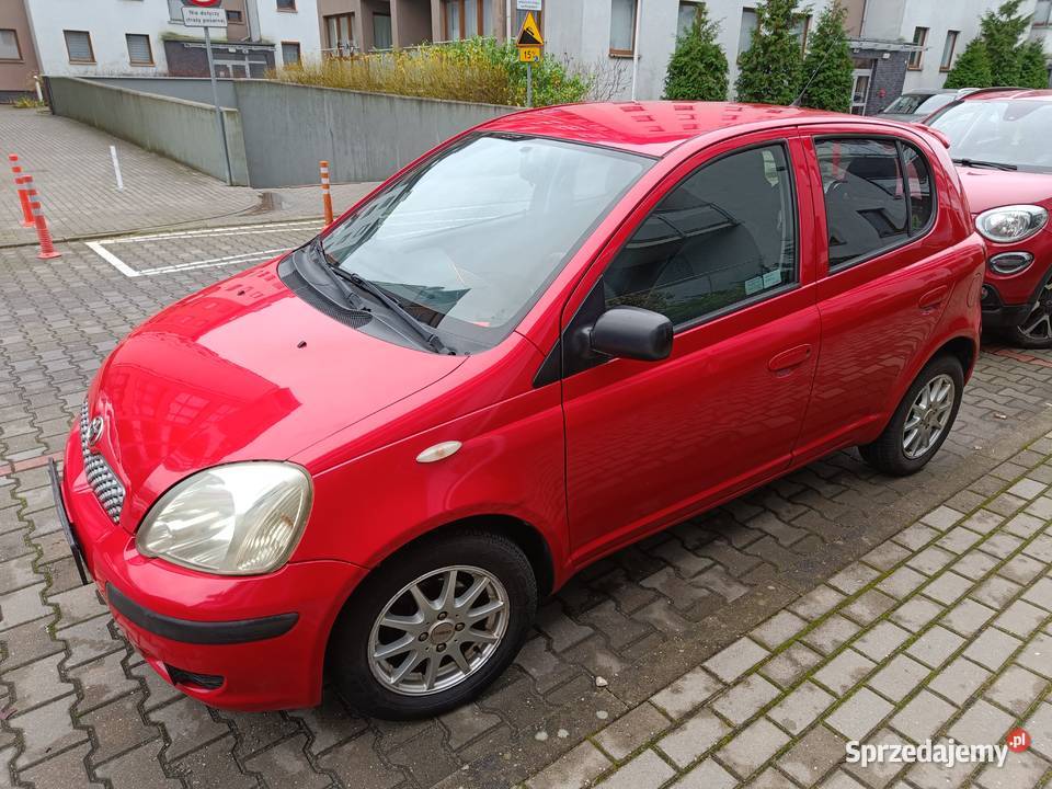 Toyota Yaris I z silnikiem 09983 benzyna 2004r Yaris Zielona Góra