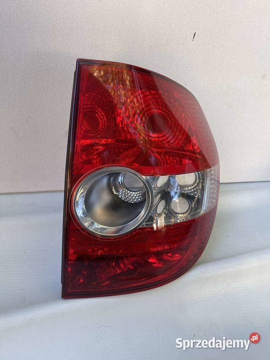 VW FOX PRAWA LAMPA TYŁ CAŁA Ostroróg