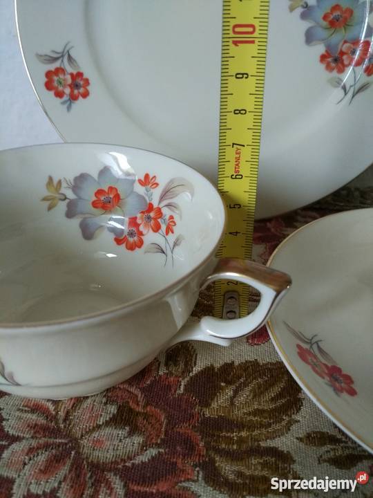 Trio śniadaniowe ecru porcelana sygnowana Porcelana i szkło