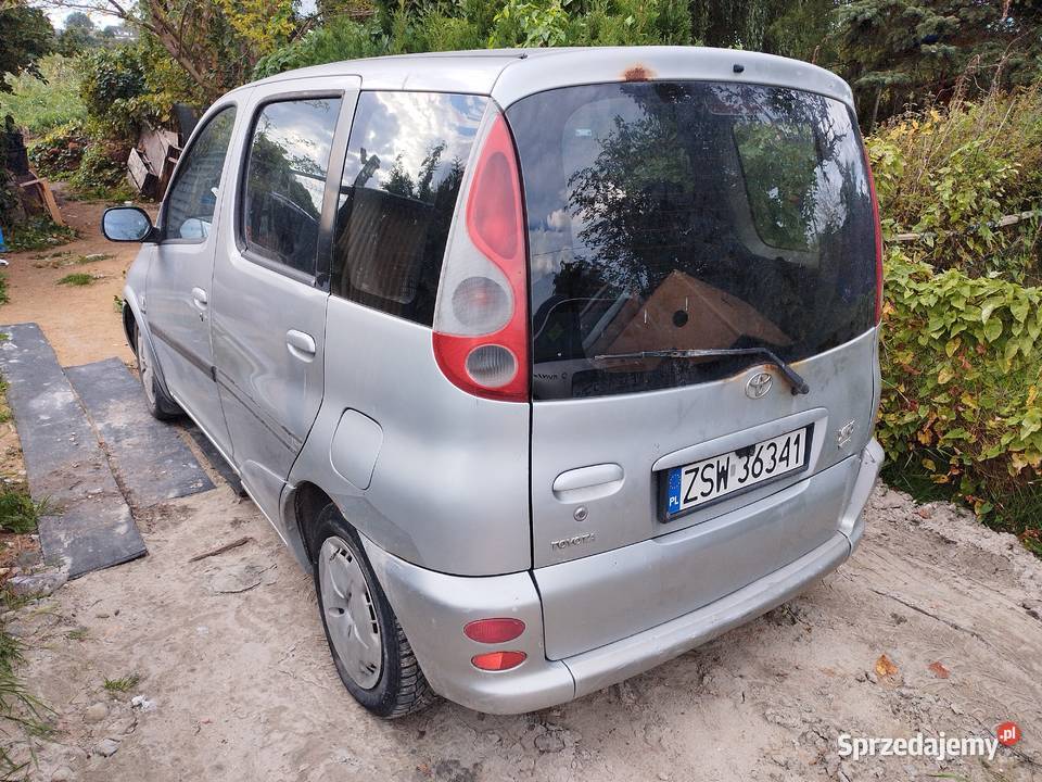Toyota yaris verso