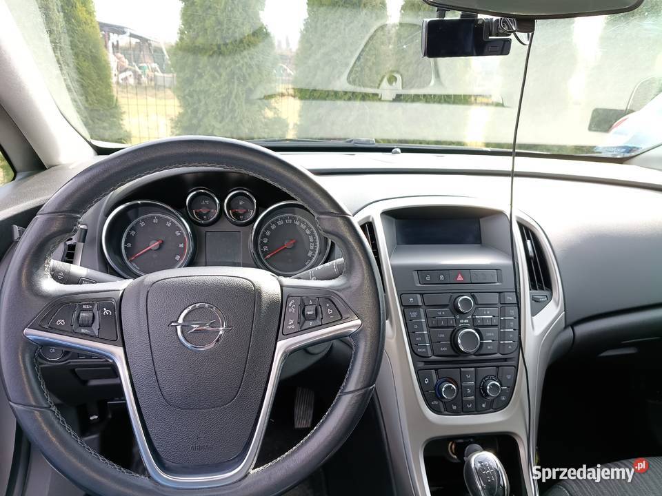 Opel Astra j LPG zadbany 2 komplety kół 1600cm3 Rzeszów