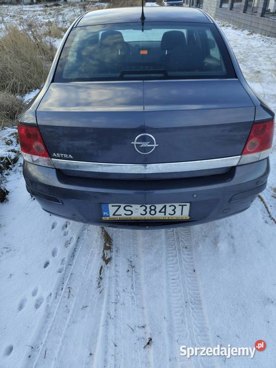 Opel Astra H Sedan 16 Enjoy Astra Siedlice