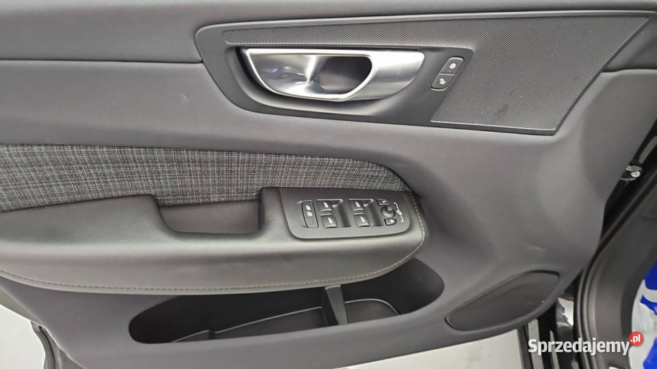 Volvo XC 60 B4 B Core aut Z Polskiego Salonu serwisowany w ASO Warszawa