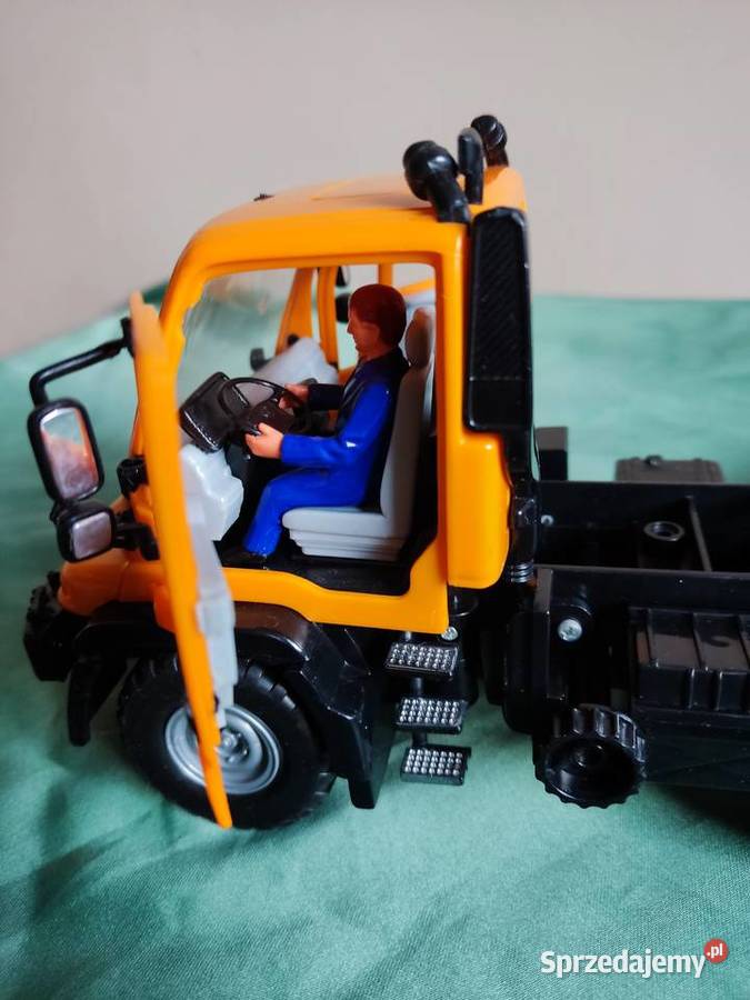 Model samochodu zabawka MercesesBenz Unimog U300 Głuchołazy
