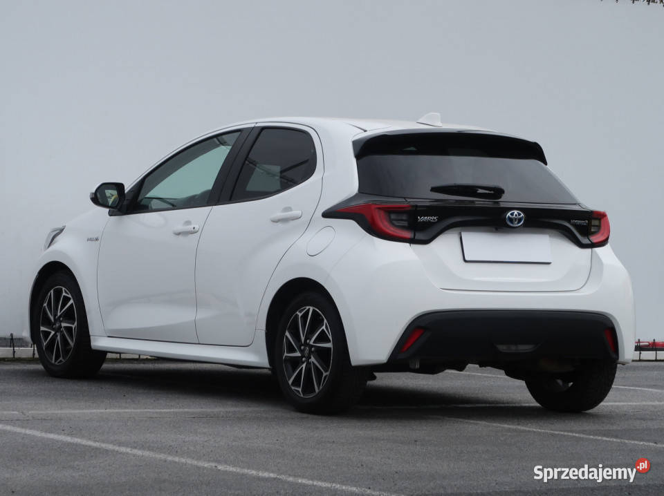Toyota Yaris 15 VVTi Hybrid asystent pasa ruchu Lublin